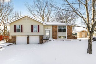 508 NE Shiloh Cir in Blue Springs, MO - Building Photo