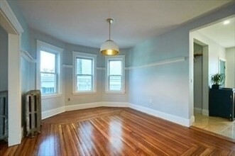 17 Mt Ida Rd, Unit 2 in Boston, MA - Building Photo - Building Photo