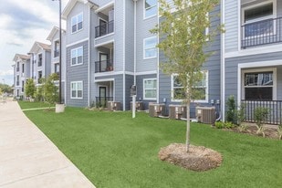 Aria at Wilcrest in Houston, TX - Building Photo