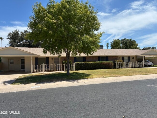 10120 W Kingswood Cir in Sun City, AZ - Building Photo - Building Photo