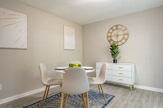 The Cobb Apartments-Townhomes in Austell, GA - Foto de edificio - Interior Photo