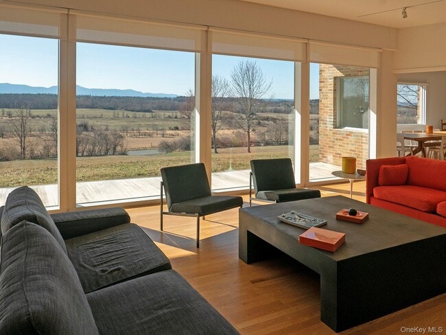 387 Tishauser Rd in Hudson, NY - Building Photo - Building Photo