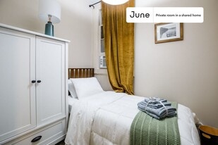 Room in Shared 5 bed/1 bath home in New York, NY - Building Photo