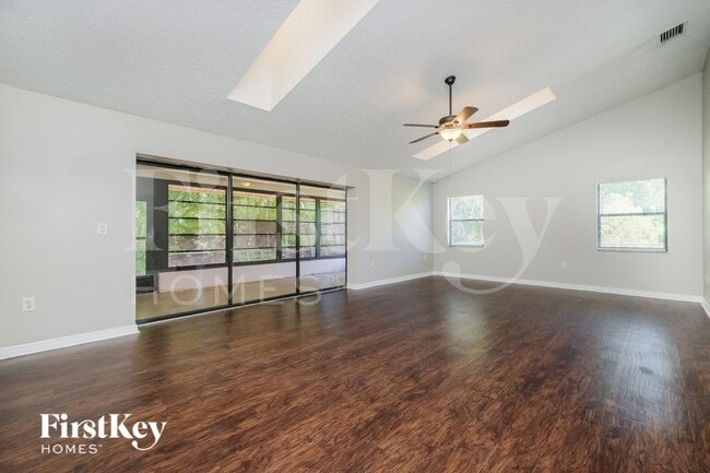 8604 Knob Hill Ct in New Port Richey, FL - Building Photo - Building Photo