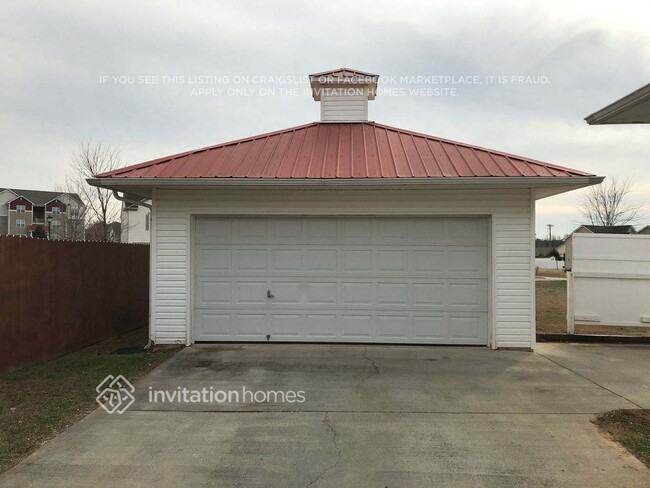 203 Wolf Creek Ln in Statesville, NC - Building Photo - Building Photo