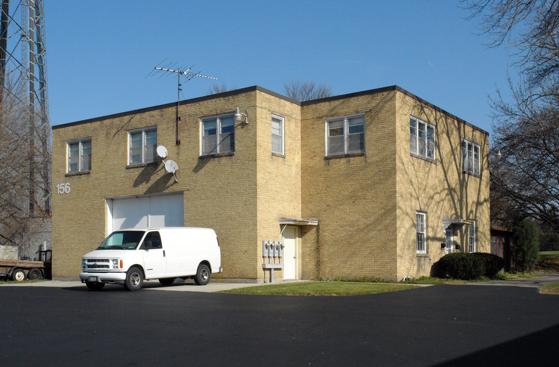 152 S Washington St in Carpentersville, IL - Building Photo