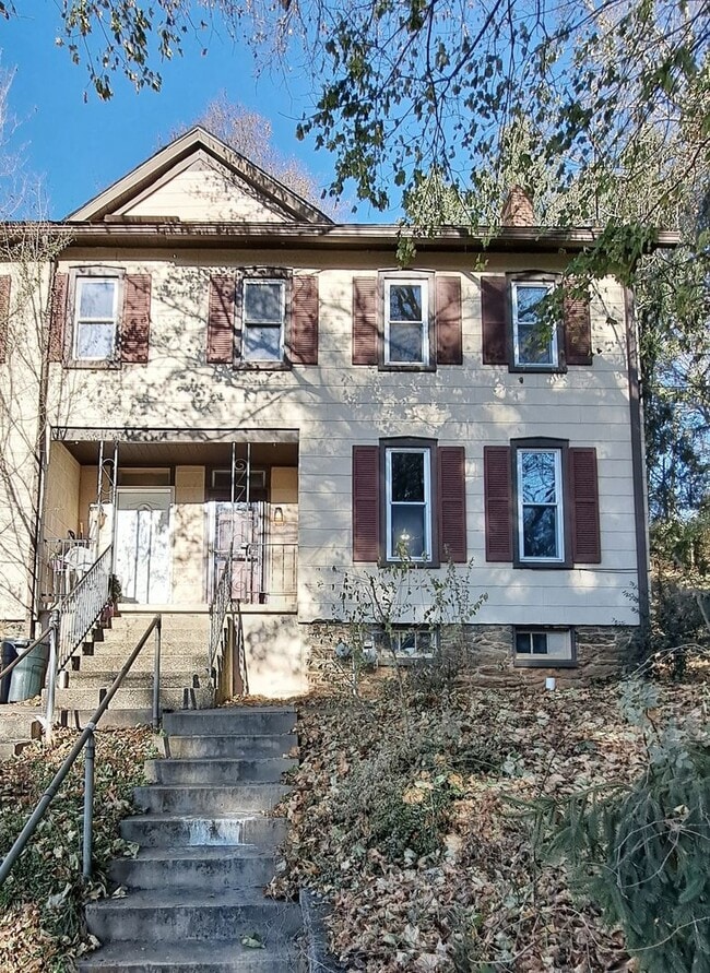 property at 72 Argyle St