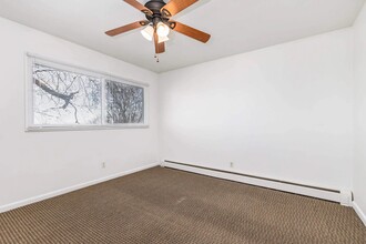 770 University Ave in Dubuque, IA - Building Photo - Building Photo