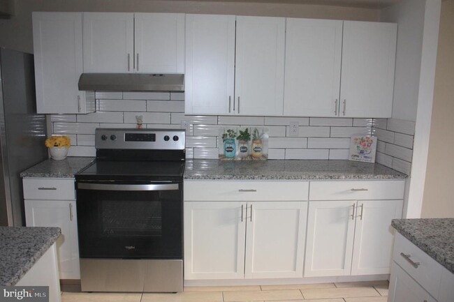 115 E Kings Hwy in Maple Shade, NJ - Building Photo - Building Photo