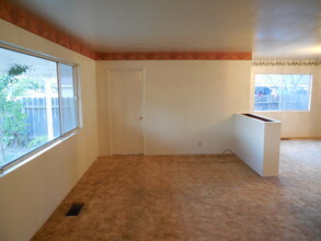 9573 Haskell Ave in Planada, CA - Building Photo - Building Photo