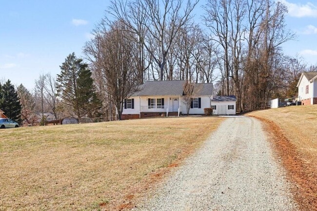 386 Hill Rd in Rougemont, NC - Building Photo - Building Photo