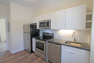 7110 Germantown Ave in Philadelphia, PA - Building Photo - Building Photo