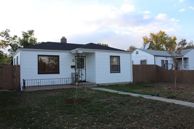 939 Grove St in Denver, CO - Building Photo - Building Photo