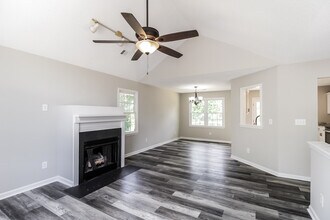 38 Carriage Trce SE in Cartersville, GA - Building Photo - Building Photo