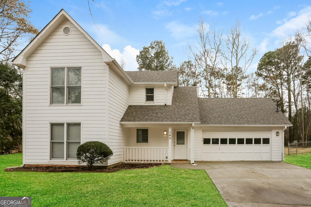 145 Crest Pointe Ct in Auburn, GA - Foto de edificio