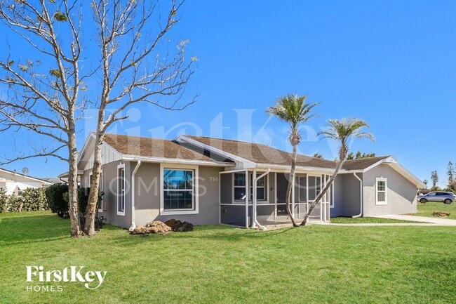 112 Stafford Pl in Lehigh Acres, FL - Building Photo - Building Photo