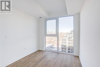 1037 The Queensway in Toronto, ON - Building Photo - Building Photo