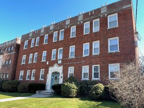 22 Evergreen Ave in Hartford, CT - Building Photo - Building Photo