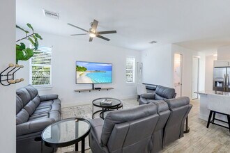 1727 Danford St in Naples, FL - Building Photo - Building Photo