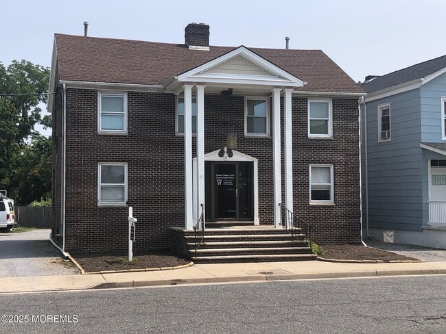 property at 15 White St