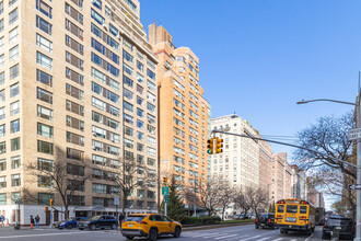 1020 Park Ave in New York, NY - Building Photo - Building Photo