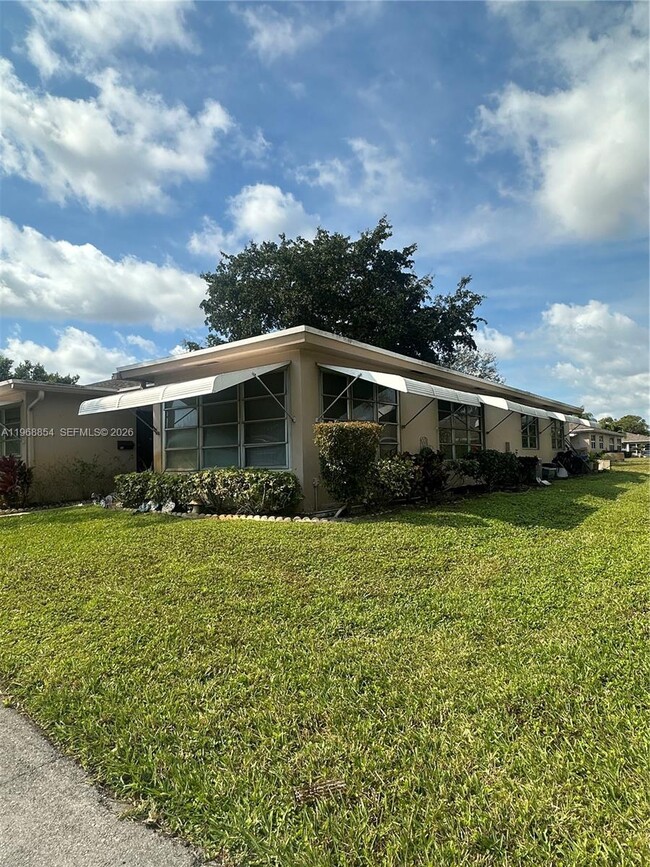 property at 1252 Club Dr W