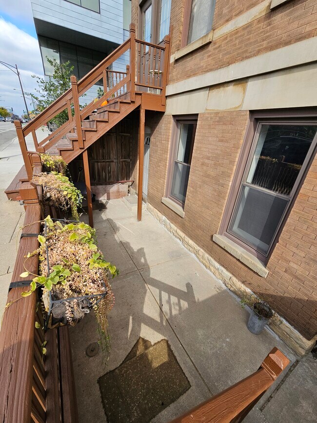 1519 N Elston Ave in Chicago, IL - Building Photo - Building Photo