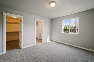 4293 Ash Grove Dr NE in Salem, OR - Building Photo - Building Photo