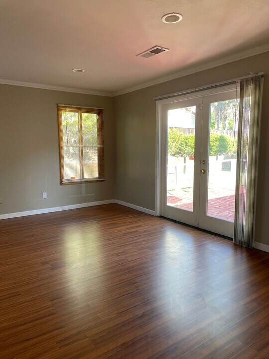 296 Kansas Way in Fremont, CA - Building Photo