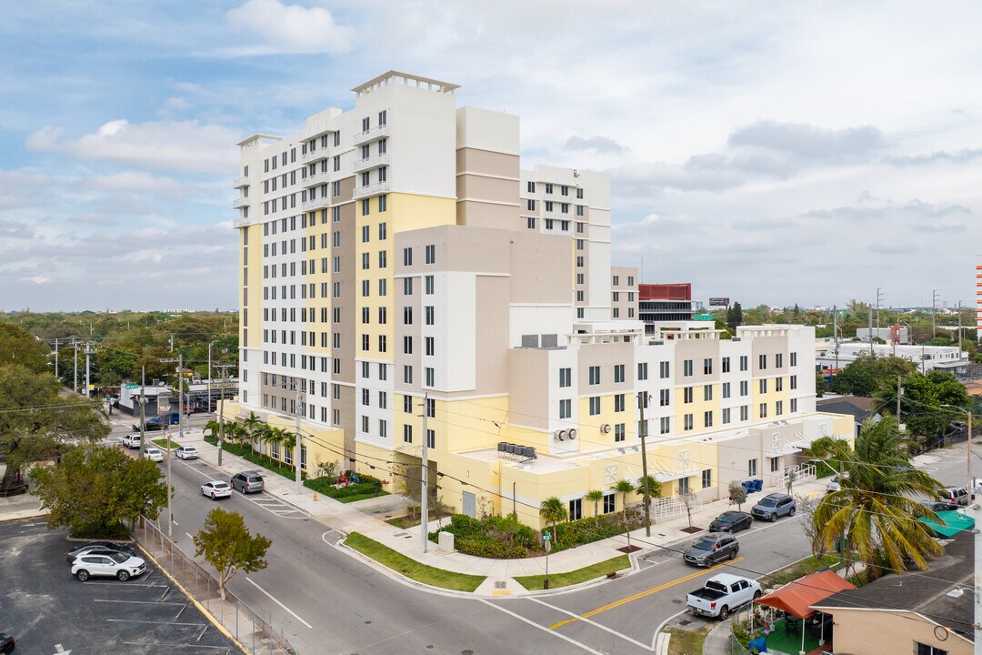 Mosaico in Miami, FL - Building Photo