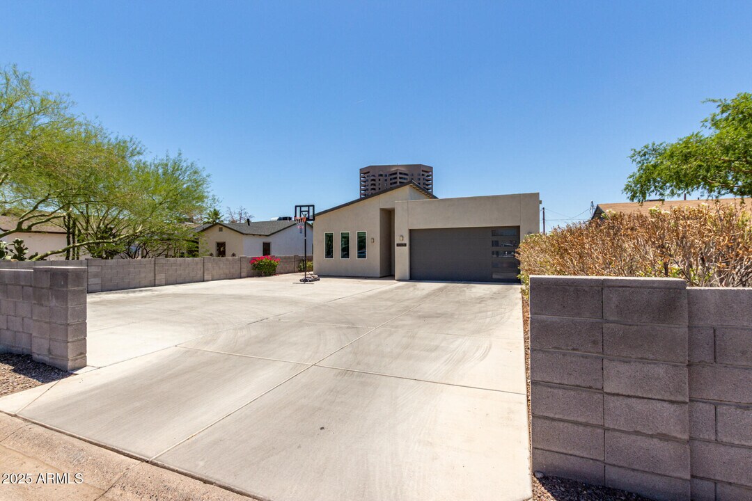 1005 E Weldon Ave in Phoenix, AZ - Foto de edificio