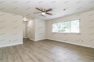 1495 Flicker Dr in Florissant, MO - Building Photo - Building Photo