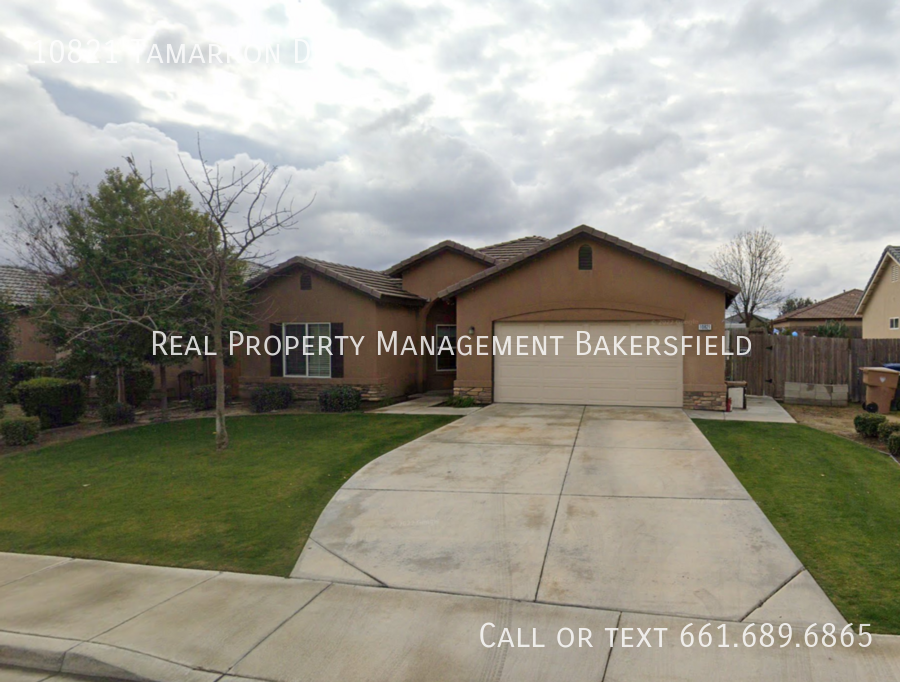 10821 Tamarron Dr in Bakersfield, CA - Building Photo