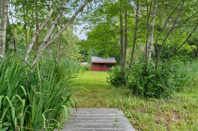 104 Mishawum Rd in Woburn, MA - Building Photo - Building Photo