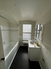 1930 N Prospect Ave, Unit 51 in Milwaukee, WI - Foto de edificio - Building Photo