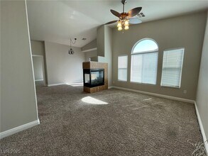 7111 Cabin Fever St in Las Vegas, NV - Building Photo - Building Photo