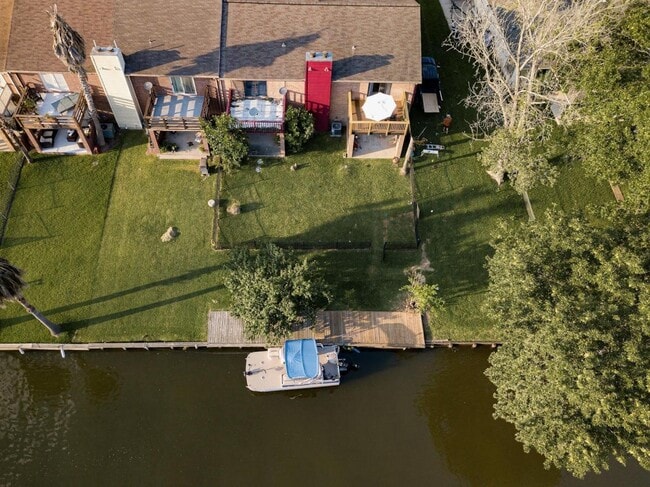 13209 Bluff View Dr in Willis, TX - Building Photo - Building Photo