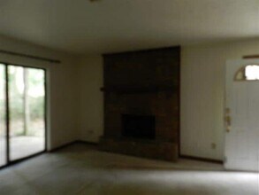 1578 Jacks Dr, Unit 417 in Tallahassee, FL - Building Photo - Building Photo