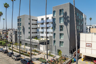 Serenity Apartments in Los Angeles, CA - Building Photo - Building Photo