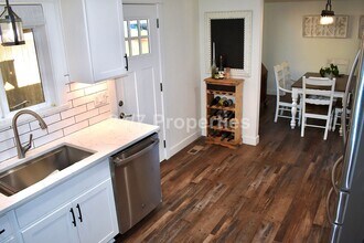 6715 Park Way in Gladstone, OR - Building Photo - Building Photo