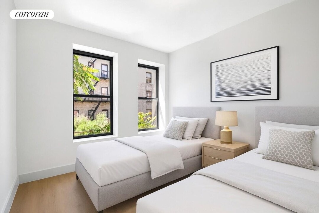 972 Montgomery St in Brooklyn, NY - Building Photo