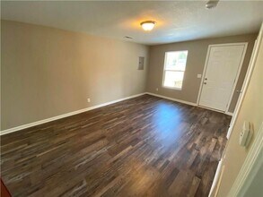 414 W Rock Island St in Knoxville, IA - Building Photo - Building Photo