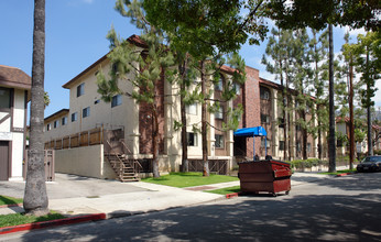 1043 Winchester Ave in Glendale, CA - Foto de edificio - Building Photo