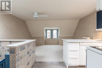 583-583 Indian Rd in Toronto, ON - Building Photo - Building Photo