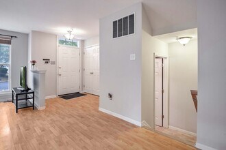 18806 Harmony Woods Ln in Germantown, MD - Building Photo - Building Photo