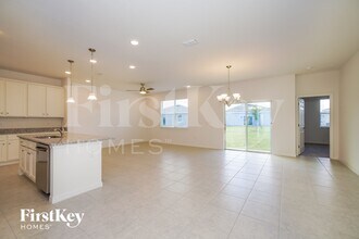 1573 Isleta Lp in Kissimmee, FL - Building Photo - Building Photo