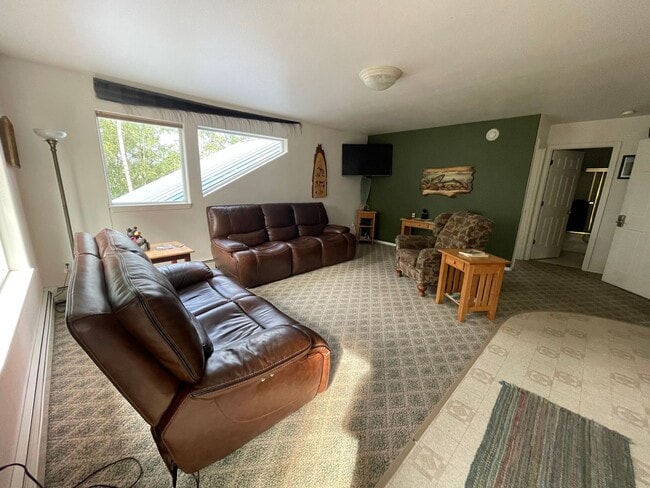 307 Harbor Terrace Ln in Soldotna, AK - Foto de edificio - Building Photo