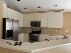 1350 NW 143rd Ave in Pembroke Pines, FL - Building Photo - Building Photo