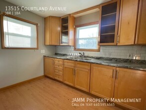 13515 Courtland Ave in Cleveland, OH - Building Photo - Building Photo