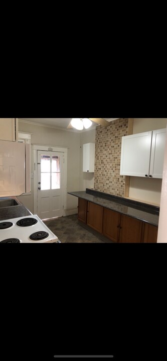 253 Manning Blvd, Unit 1st floor in Albany, NY - Building Photo